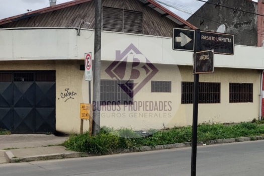 LOCAL COMERCIAL BASILIO URRUTIA